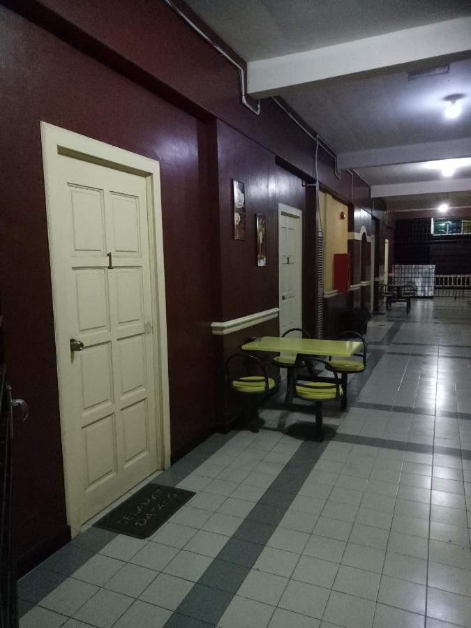 Kuala Besut Jetty Budget Hotel Ain - In Front Of Kuala Besut Jetty Extérieur photo